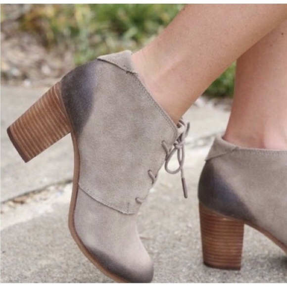 TOM’s  lunata desert taupe burnished suede Lace Up Booties SIZE 9 EUC - Picture 2 of 10